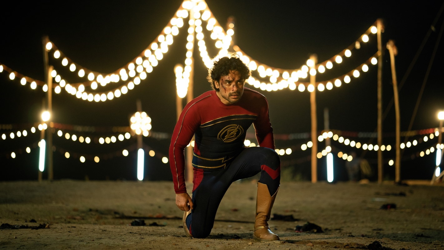 Read more about the article Ulasan Minnal Murali: Film Superhero Tovino Thomas Super Biasa-biasa saja