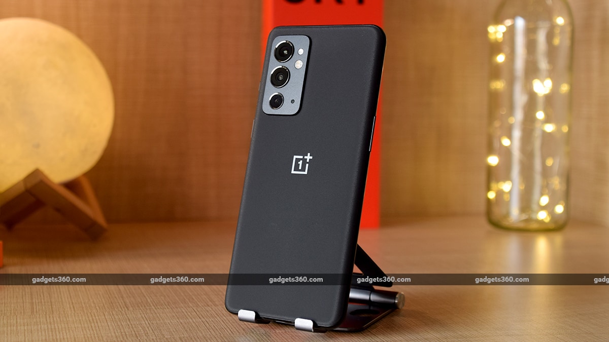Read more about the article Kesan Pertama OnePlus 9RT: Pembangkit Tenaga Listrik yang Dibuat dengan Indah