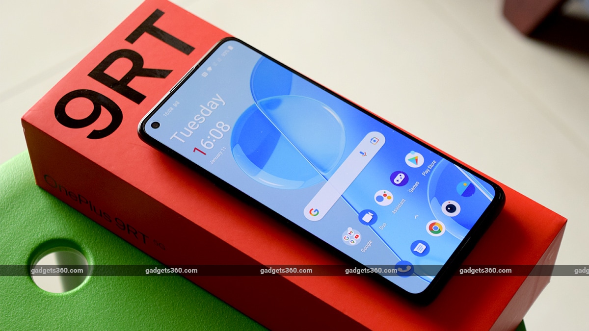 Read more about the article Ulasan OnePlus 9RT: Lebih Baik Terlambat Daripada Tidak Sama Sekali