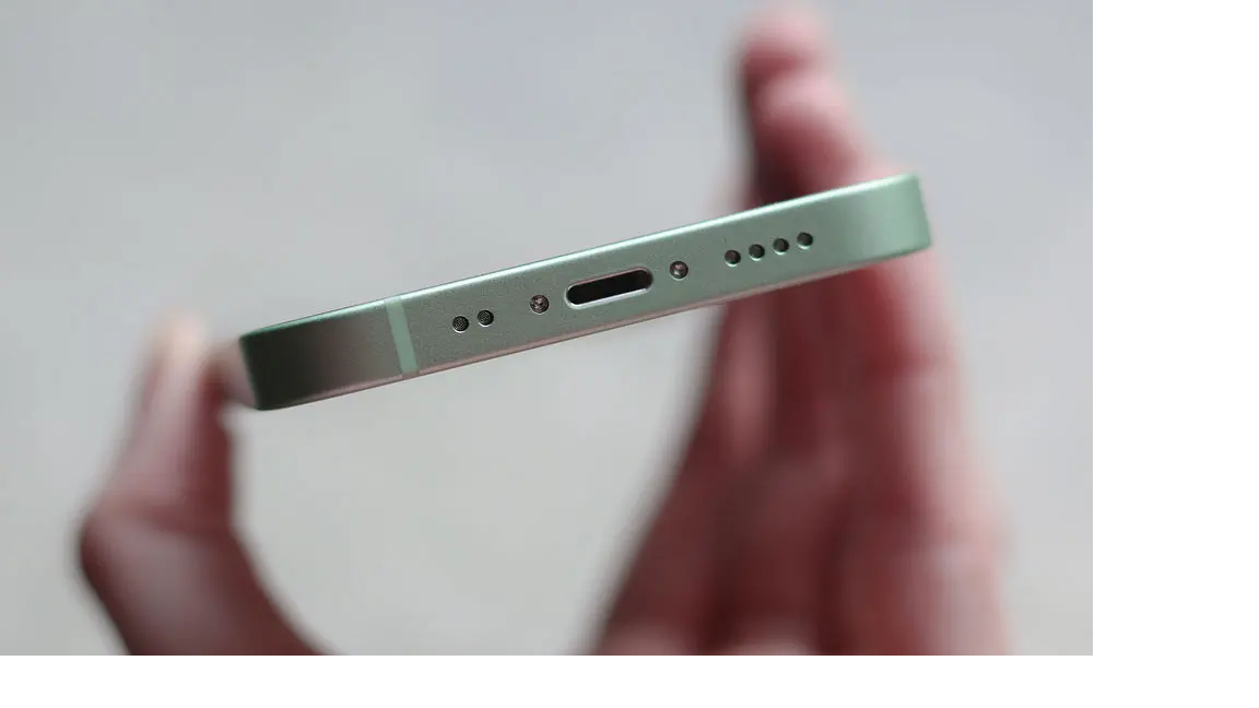 Read more about the article Apple Akhirnya Mulai Uji iPhone dengan USB-C