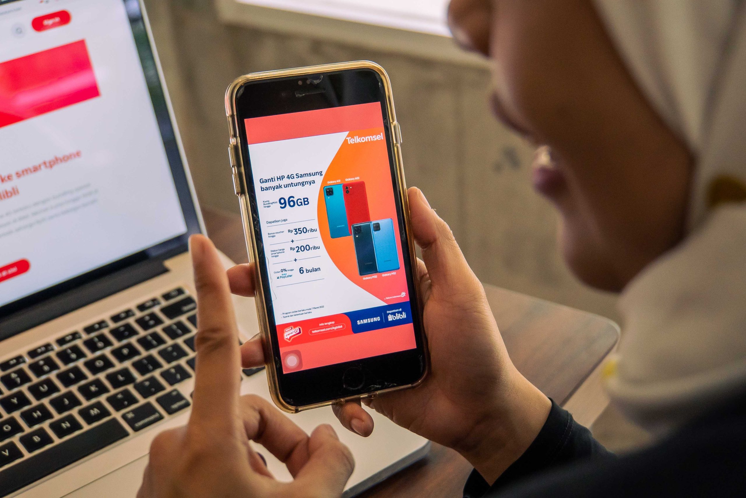 Read more about the article Telkomsel, Samsung dan Blibli Hadirkan Program Bundling Smartphone 4G Terjangkau untuk Perkuat Pengalaman Gaya Hidup Digital Masyarakat