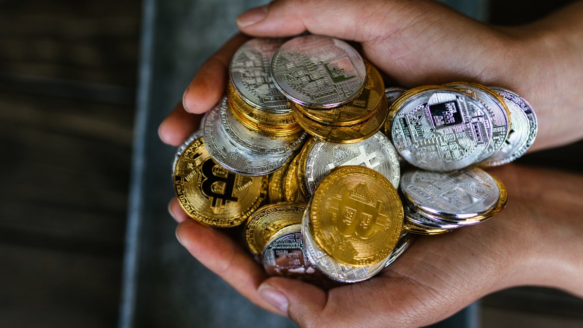 Read more about the article Ukraina Meluncurkan ‘Museum Perang’ NFT dalam Dorongan Crypto Crowdfunding Di Tengah Konflik Dengan Rusia