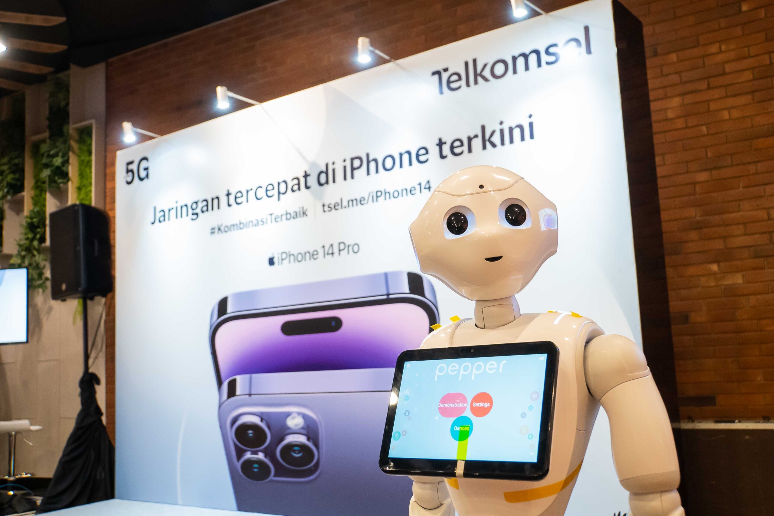 Read more about the article Telkomsel Hadirkan Paket Bundling Seluruh Seri iPhone 14 Terbaru, Tingkatkan Pengalaman Gaya Hidup Digital Pelanggan dengan Bonus Kuota Data 5G Hingga 50 GB